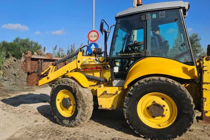 OmecoHub - Immagine NEW HOLLAND LB115B